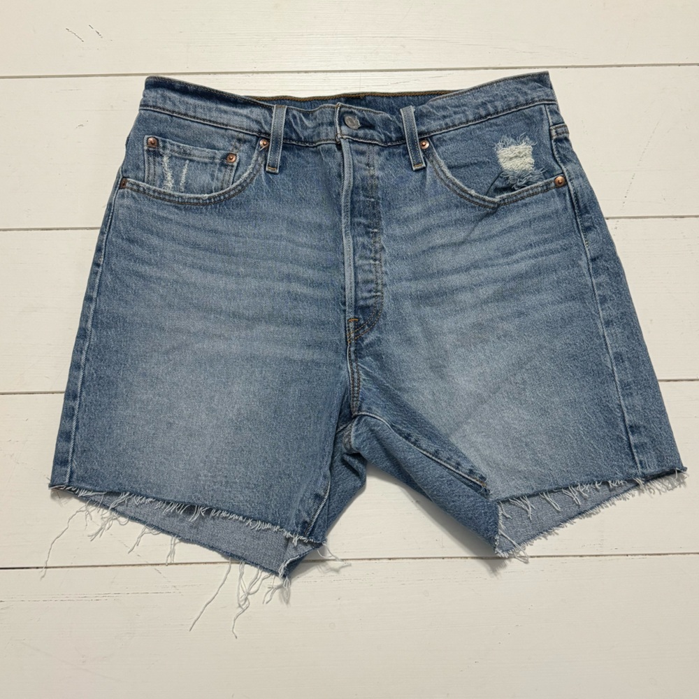 Levi’s 501 Cut Off Shorts